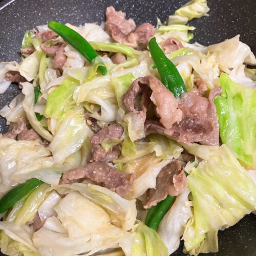 牛すじとキャベツのみそ炒め
